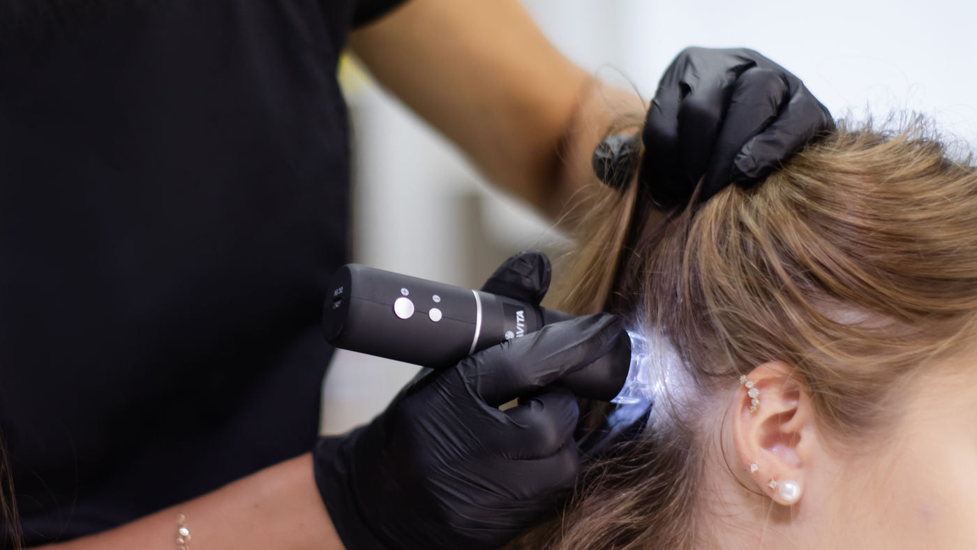 Kopfhaut-Pflege 101: Zurücksetzen, beruhigen & neu ausbalancieren mit Insight Professional